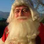 la foto ritrae un Babbo Natale realizzato con parrucca, baffi e barba art BF025 BA025 PA025