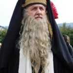 Baffi e barba lungai da Sacerdote